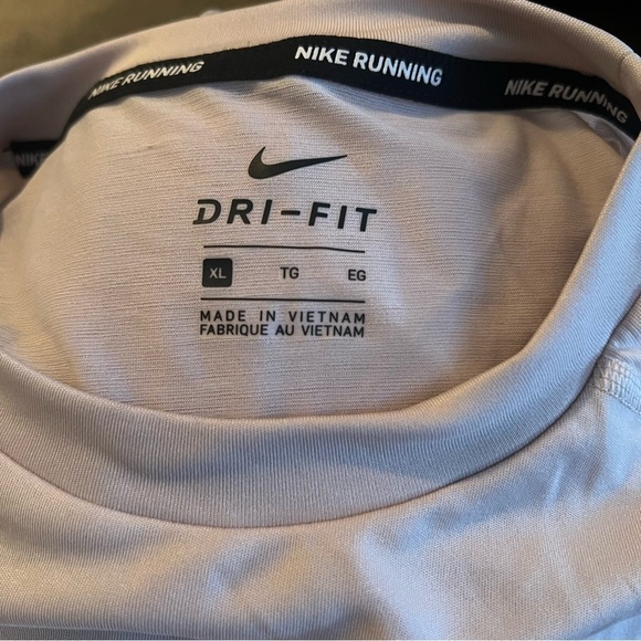 Nike Dri-Fit Running Woman’s Tank Top Size XL Pink Athletic Workout Shirt - Picture 3 of 4